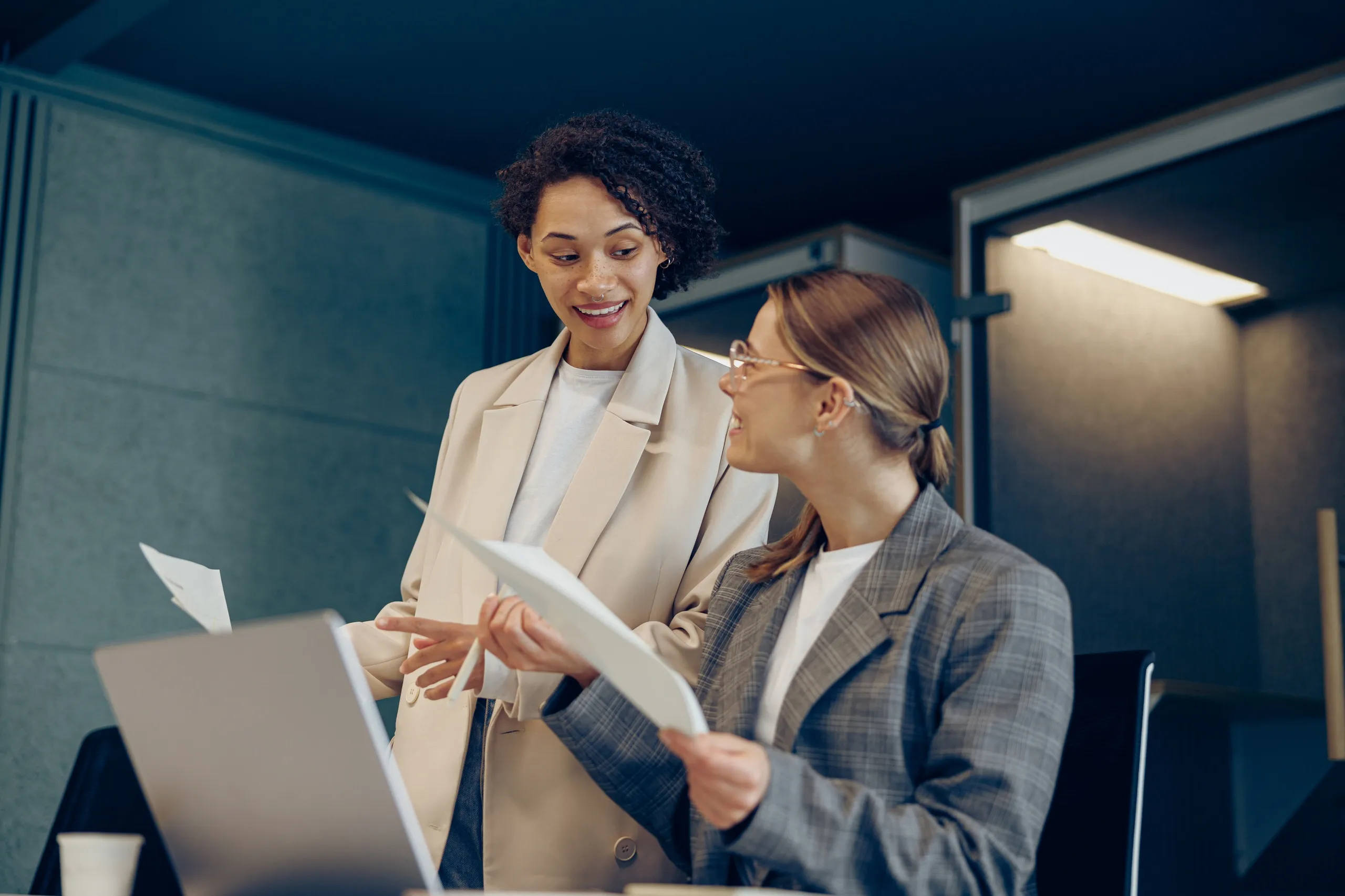 Cross-border tax services for US and Canada residents, dual residents, and cross-border commuters.
